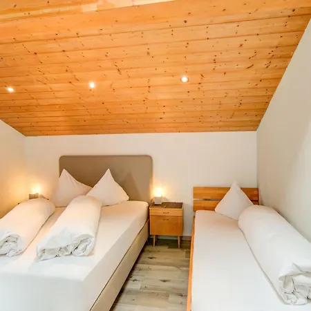 Urbane In With Balcony *