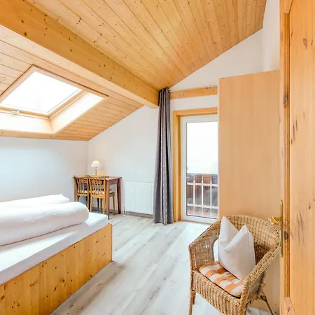Urbane In With Balcony Apartment Sankt Gallenkirch