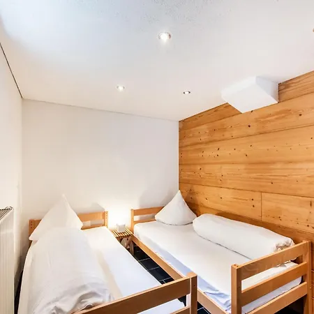 Urbane In With Balcony Apartment *