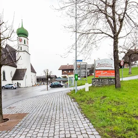 Urbane In With Balcony Apartment Sankt Gallenkirch