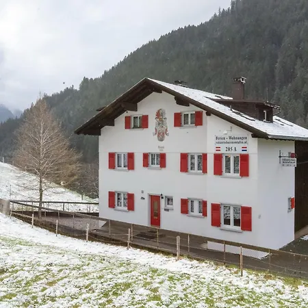 Urbane In With Balcony St. Gallenkirch