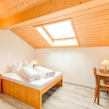 Urbane In With Balcony